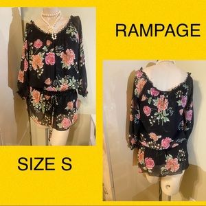 🌹RAMPAGE FLORAL DESIGN BLOUSE SIZE 🌹